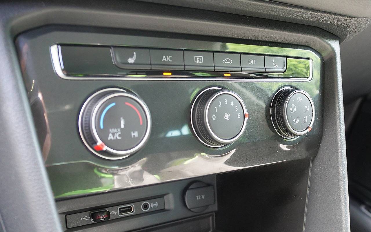 Auto-mittelkonsole mit klimaanlage