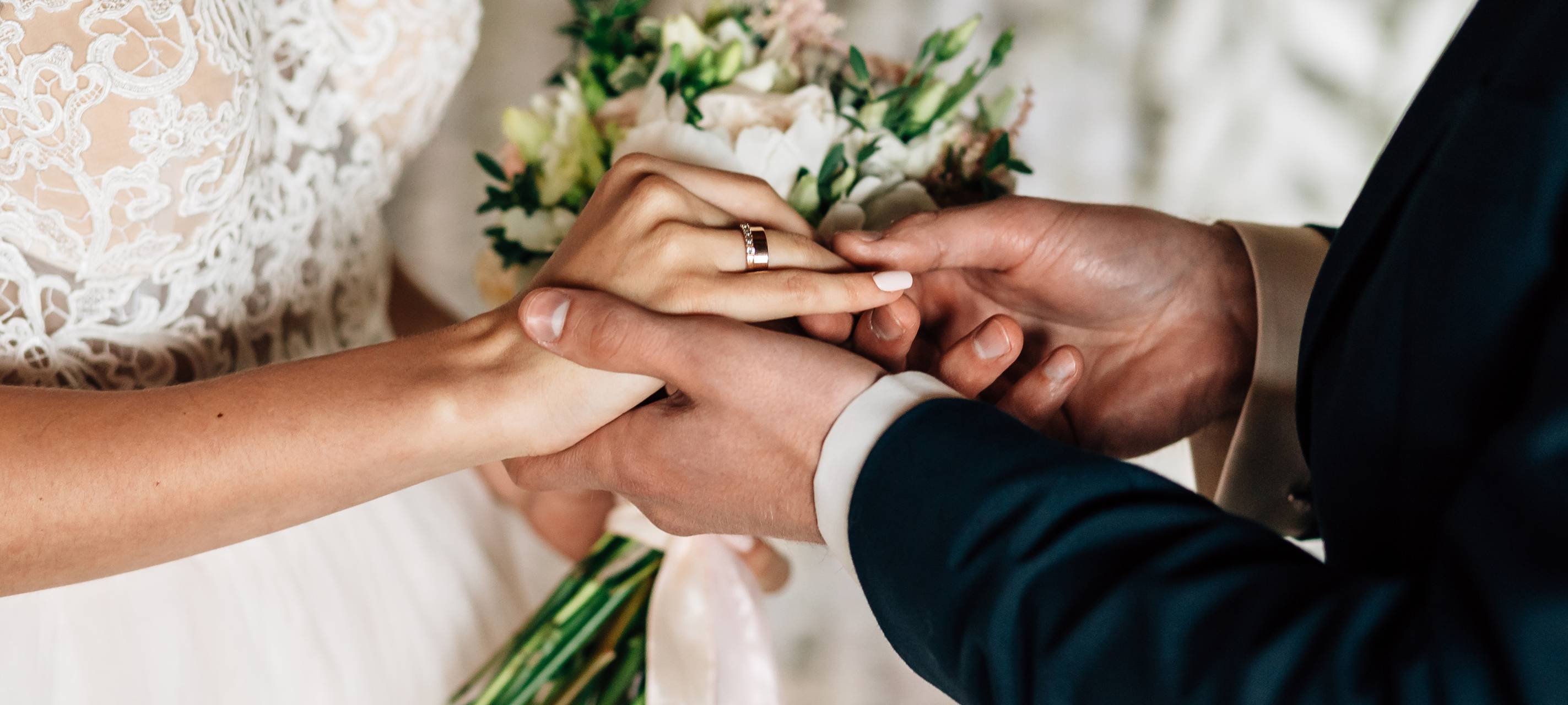 Corona: Brautpaare müssen allein heiraten