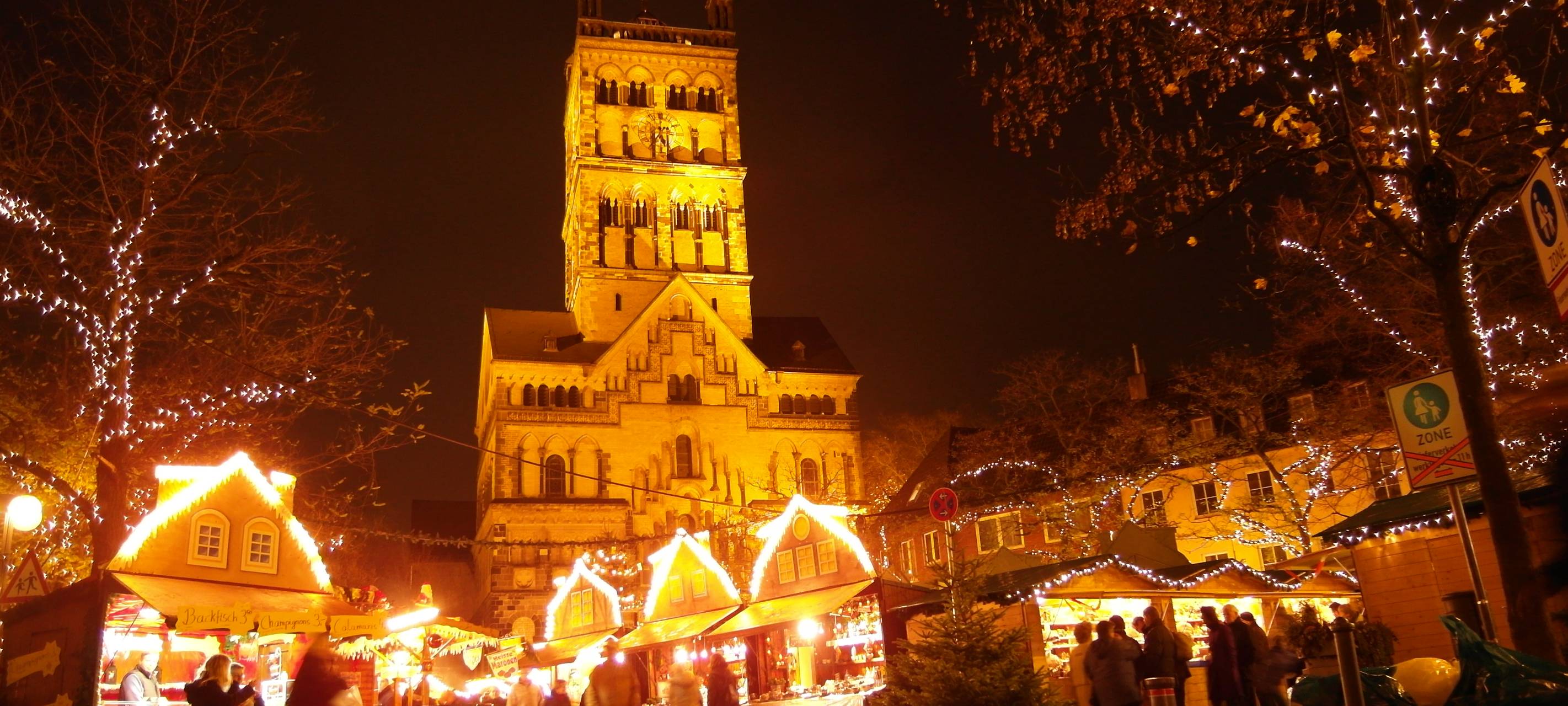 Neuss Weihnachtsmarkt Quirinusmünster