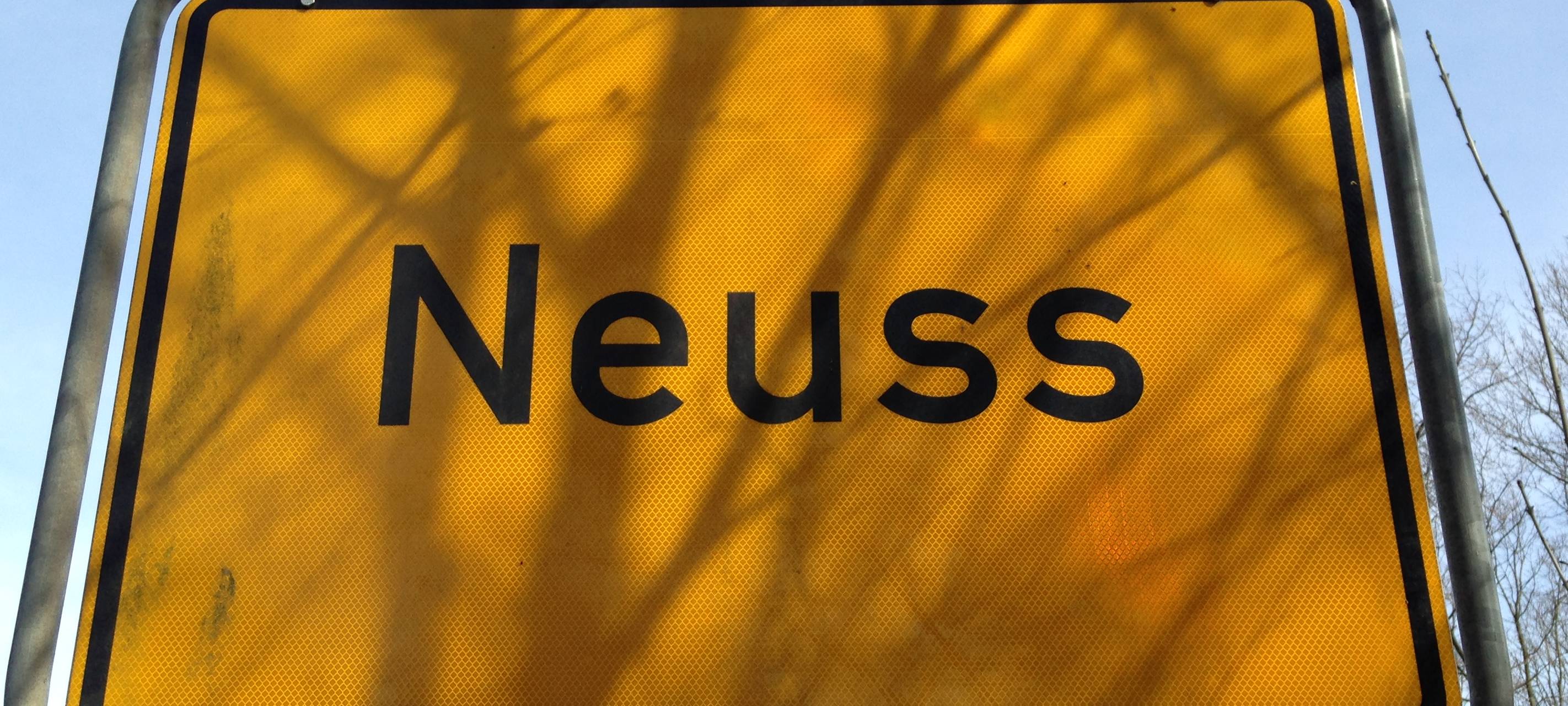 Lärmschutzwand in Neuss-Holzheim am Gewerbegebiet