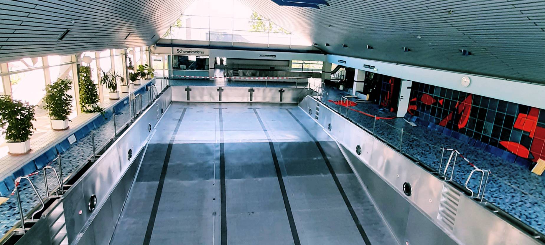 Hallenbad in Kaarst-Büttgen wieder offen - aber auch teurer