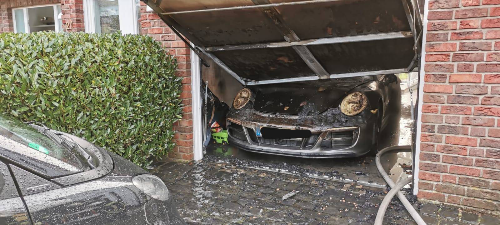 Luxusauto in Meerbusch verbrannt