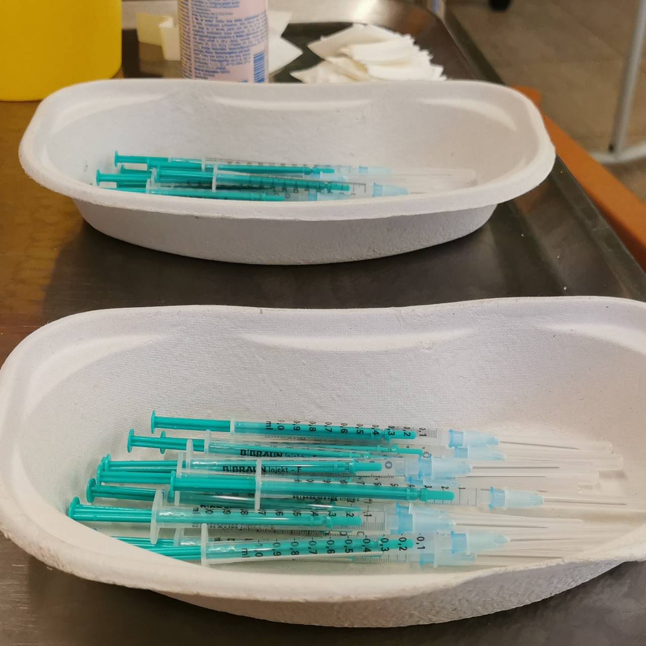 Der Impfstoff in Spritzen