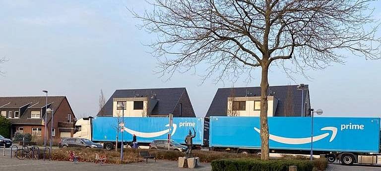 Meerbusch: Bürgermeister Bommers bei Amazon zu Besuch