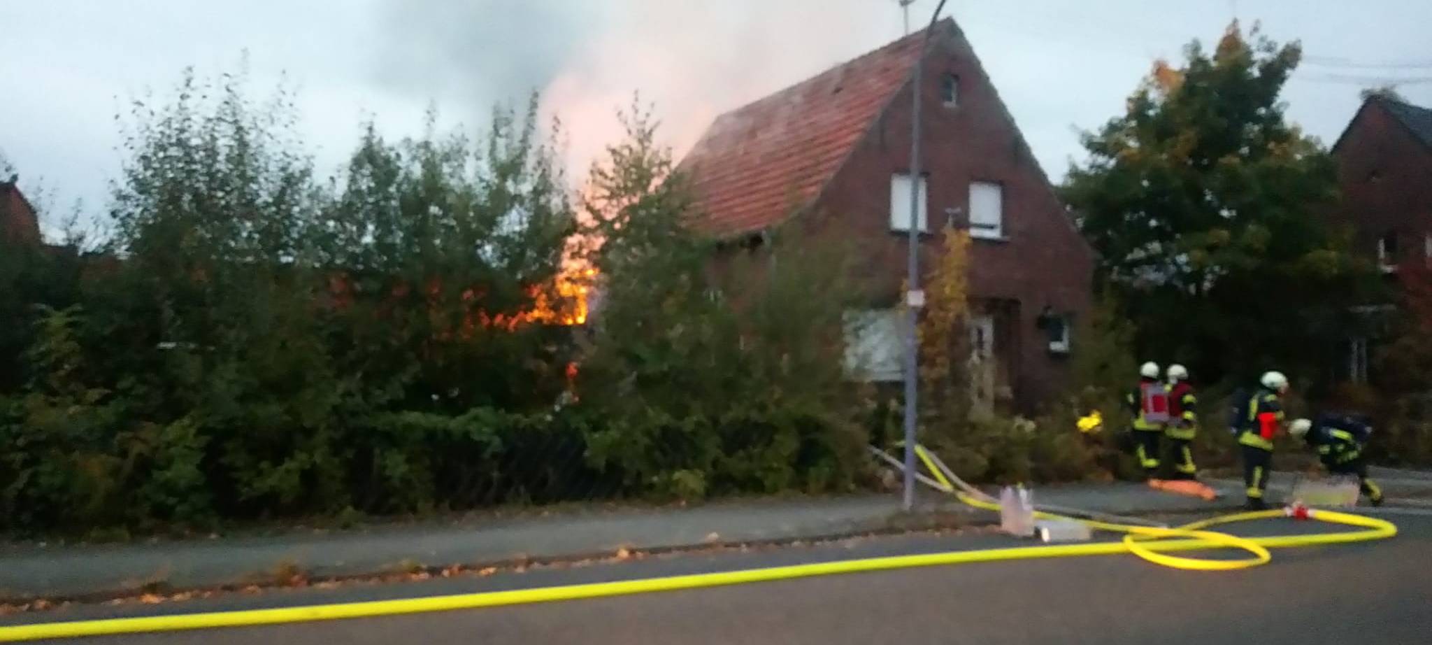 Kaarst-Büttgen: Brand in leerstehendem Einfamilienhaus