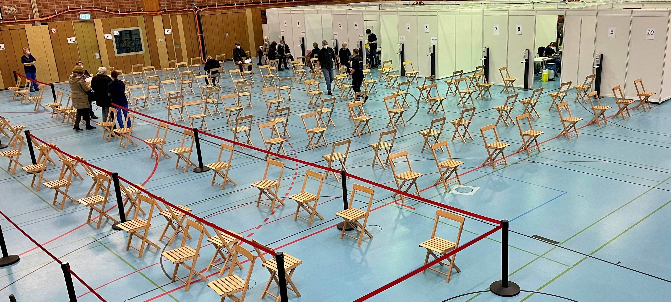 Impfzentrum in Hammfeldhalle in Neuss wieder in Betrieb