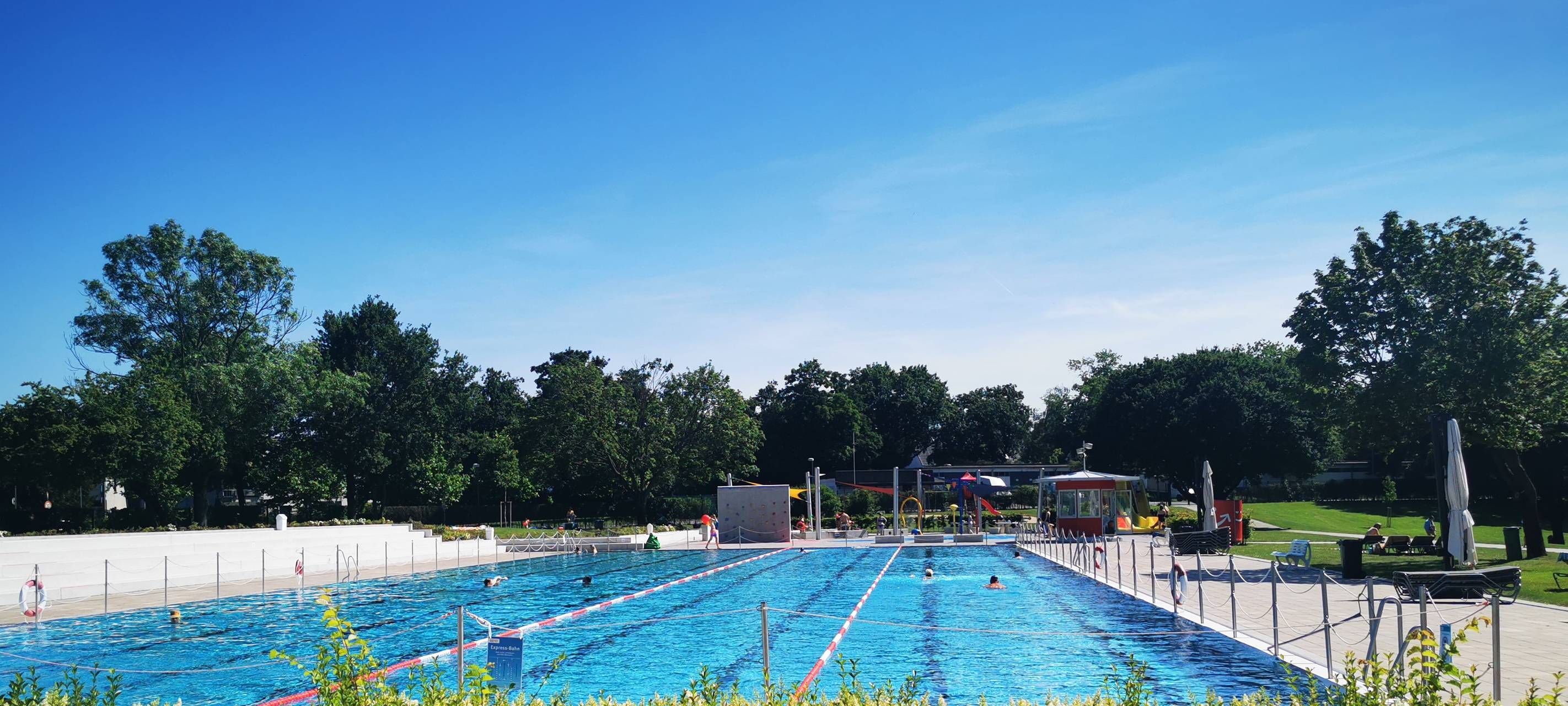 Kaarster See und Neusser Südbad gehen in Saison-Verlängerung
