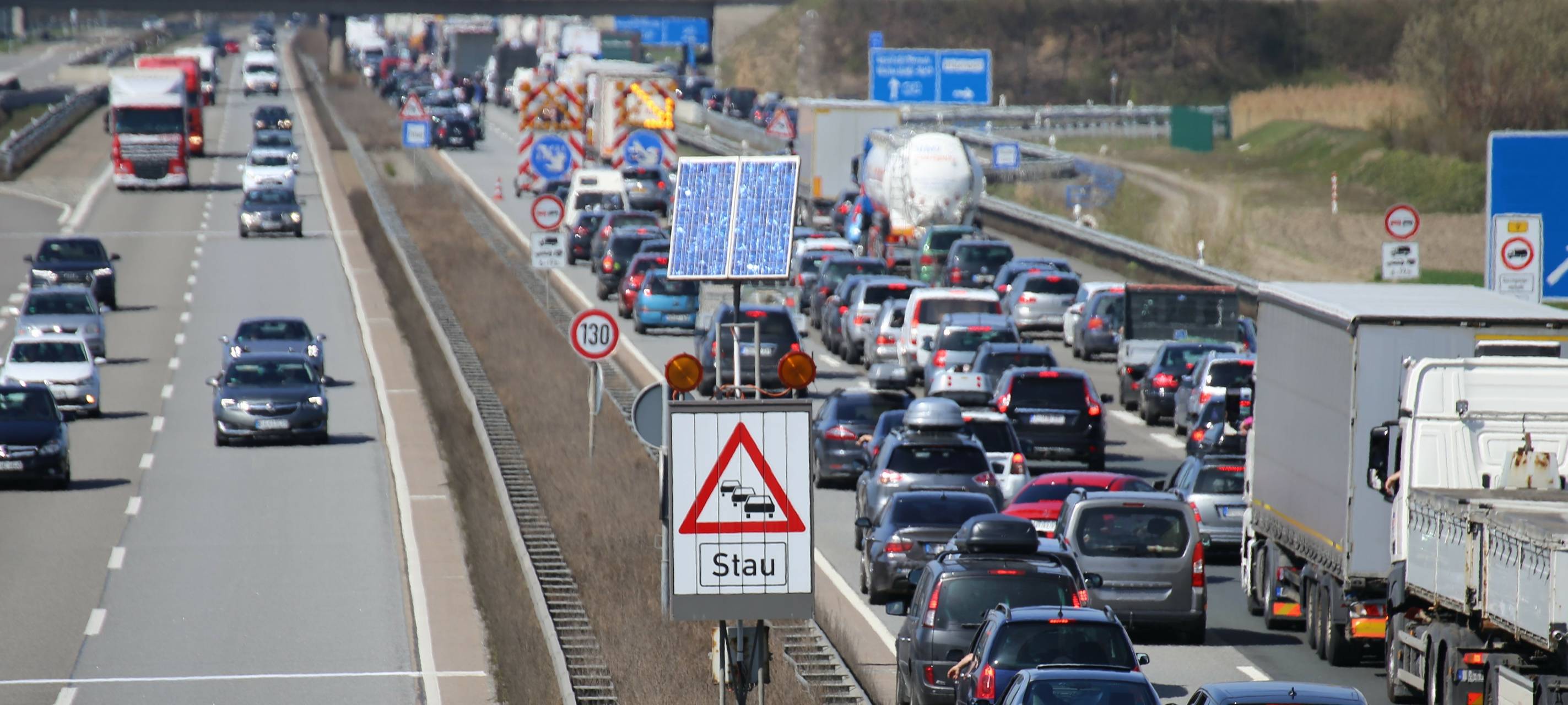 ADAC beklagt zu viele Staus durch Baustellen
