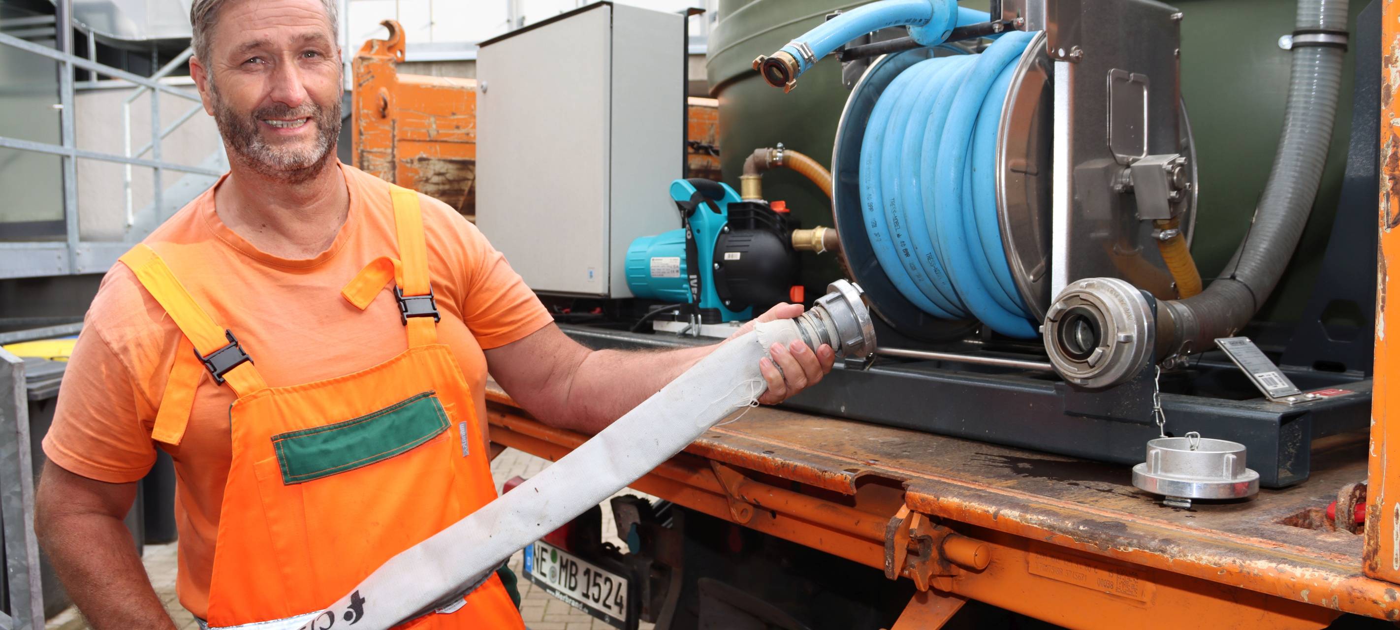 Meerbusch nutzt Schwimmbad-Wasser zum Gießen