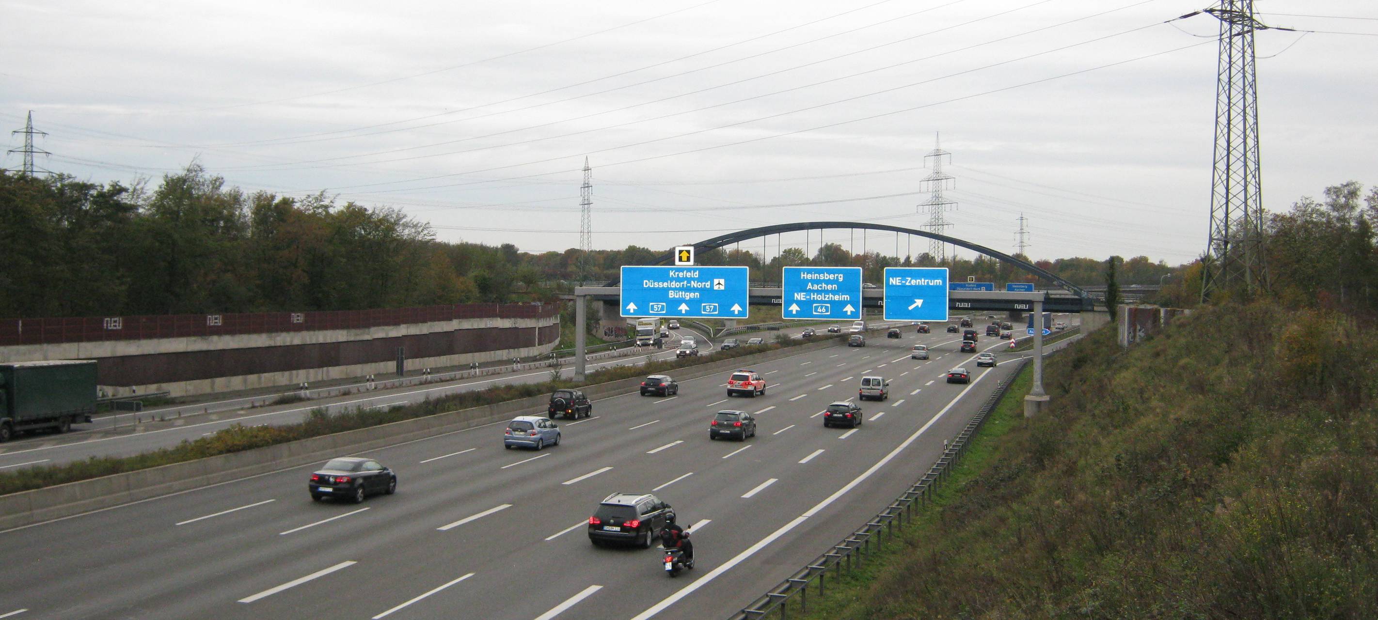 Bild der A57 in Neuss