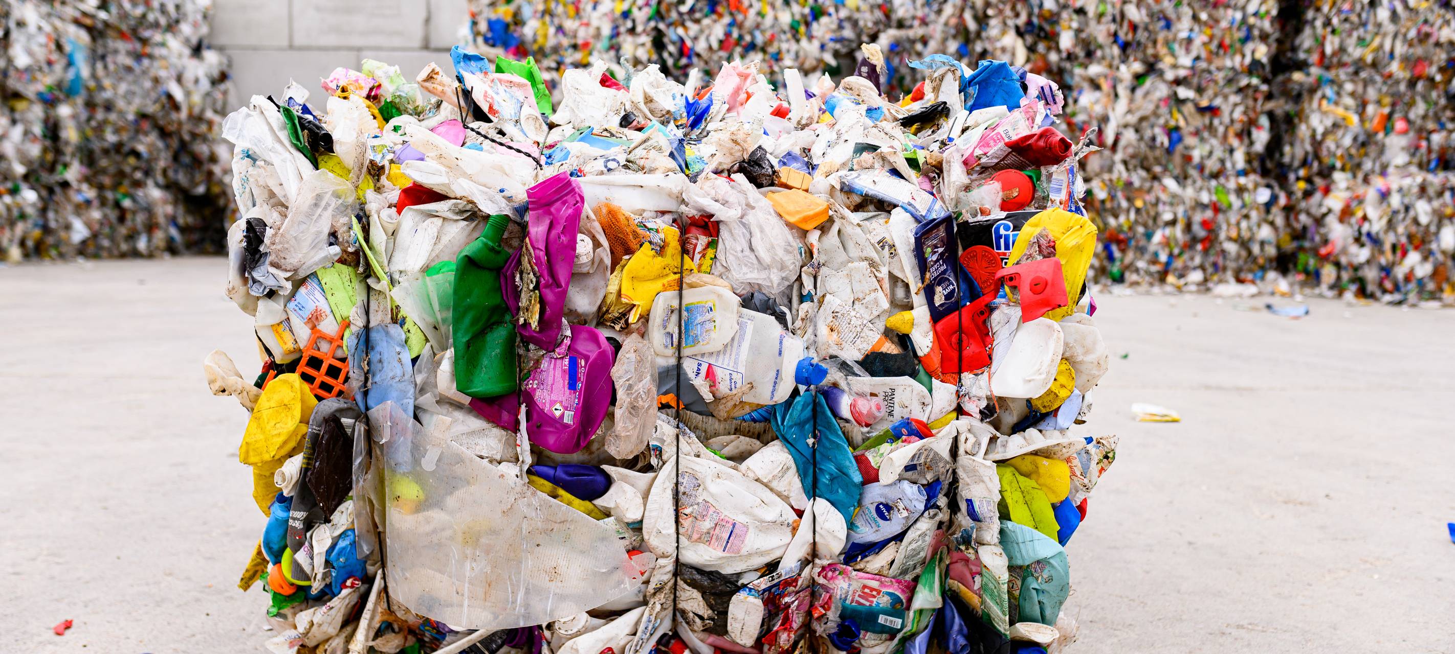 Müllprobleme in Grevenbroich: Stadt fordert Lösungen