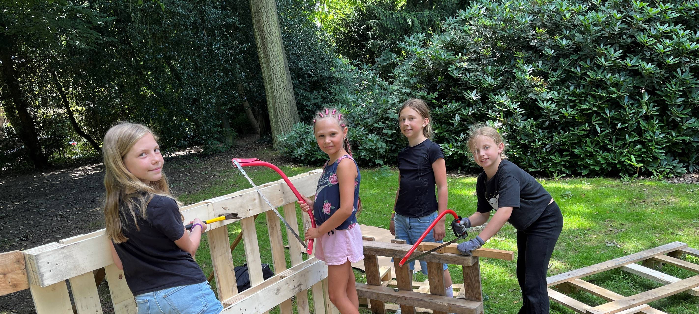 Ferienaktion: Bauspielplatz in Jüchen-Hochneukirch