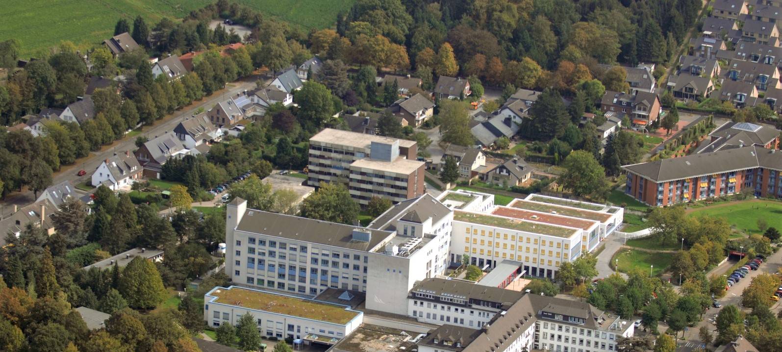 Kritik an Rheinland-Klinikum-Umstrukturierung hält an
