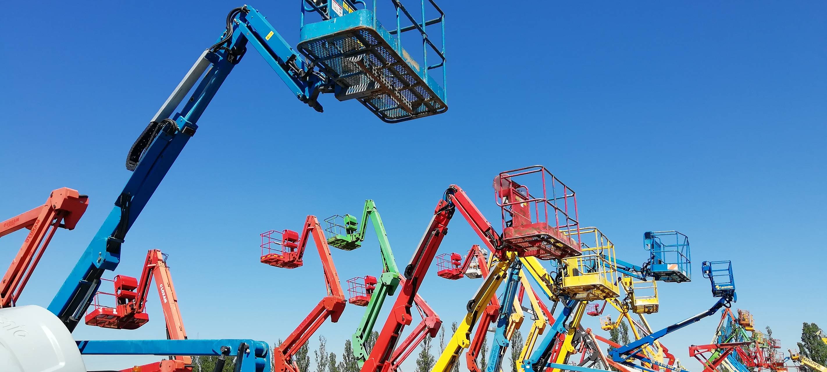 Bagger unterm Hammer