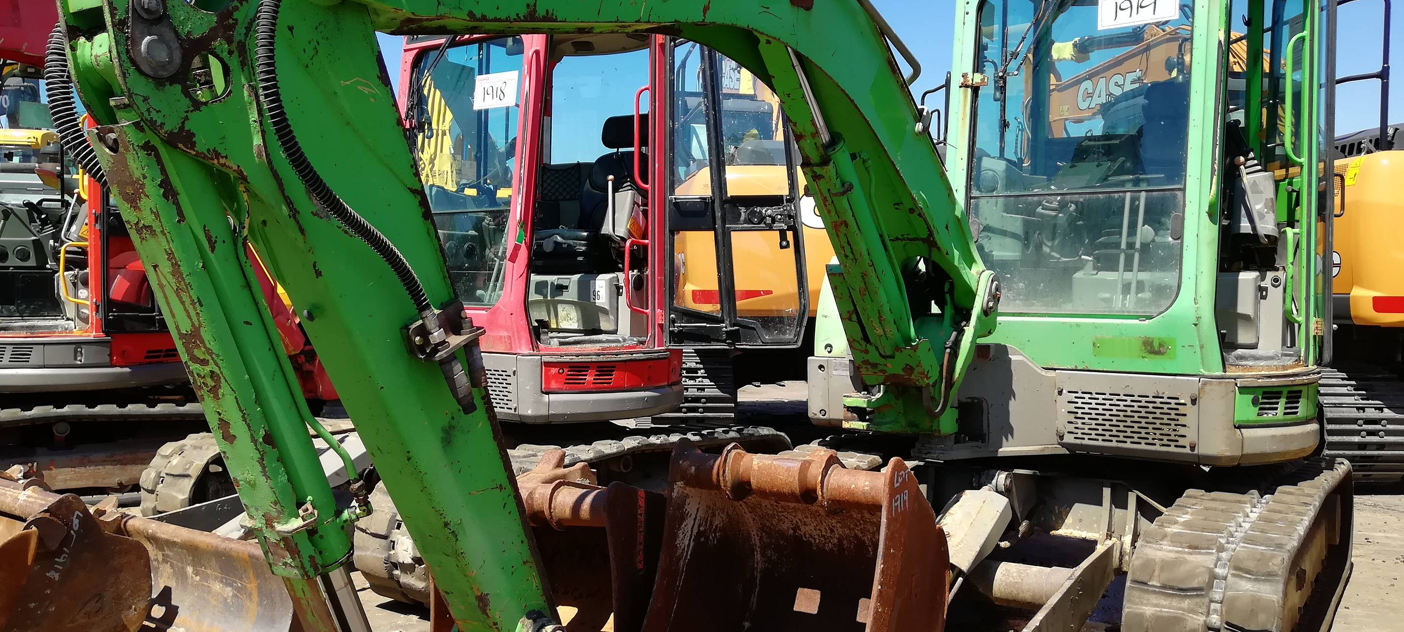 Bagger unterm Hammer