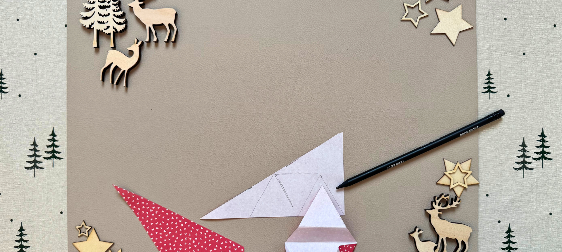 8. Spitzen als Schablone verwenden (falls Papier nur von einer Seite bunt / gemustert ist)